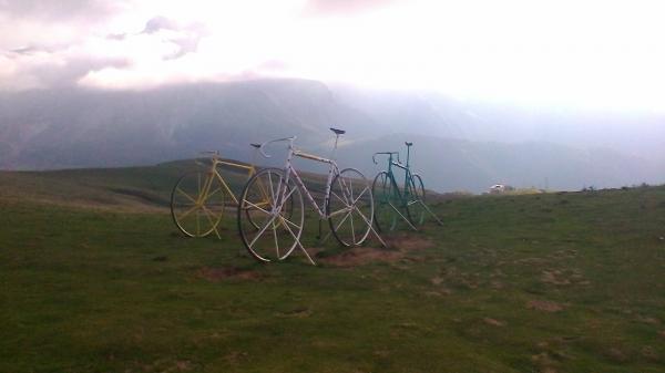 Vélos géants au col d'Aubique